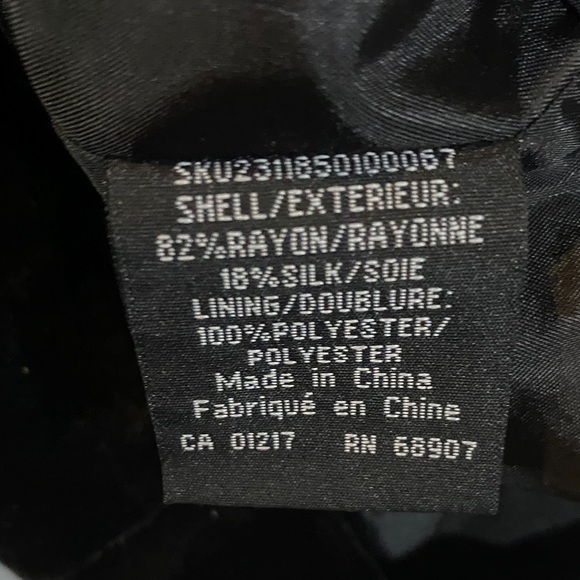 Le Chateau Black Embroidered Women's Napoleon Style Blazer - Picture 13 of 14